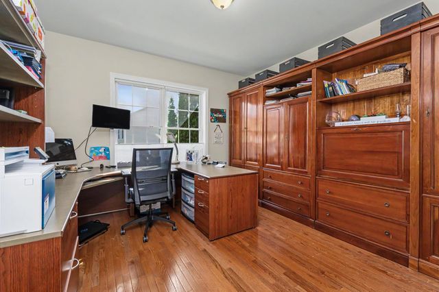 16 Nevins Drive, Londonderry, NH 03053