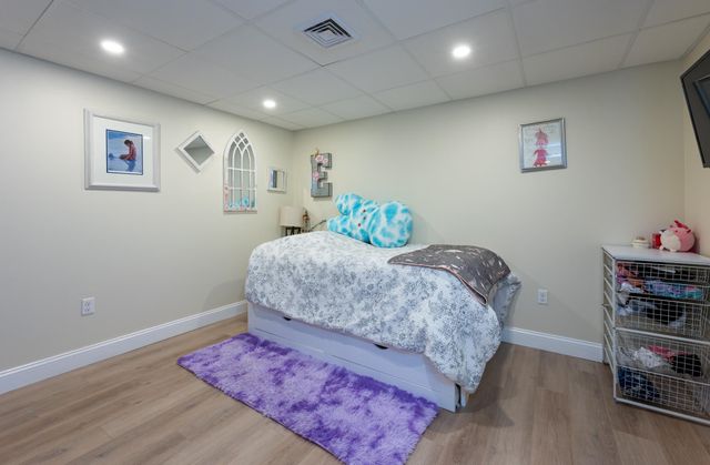 16 Nevins Drive, Londonderry, NH 03053