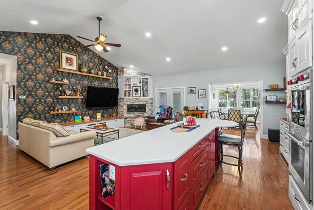 16 Nevins Drive, Londonderry, NH 03053