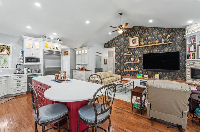 16 Nevins Drive, Londonderry, NH 03053