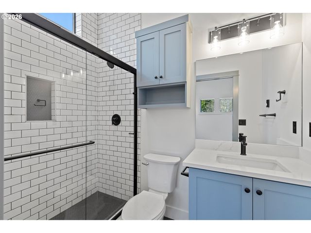 327 Se OAR Ave, Lincoln City, OR 97367