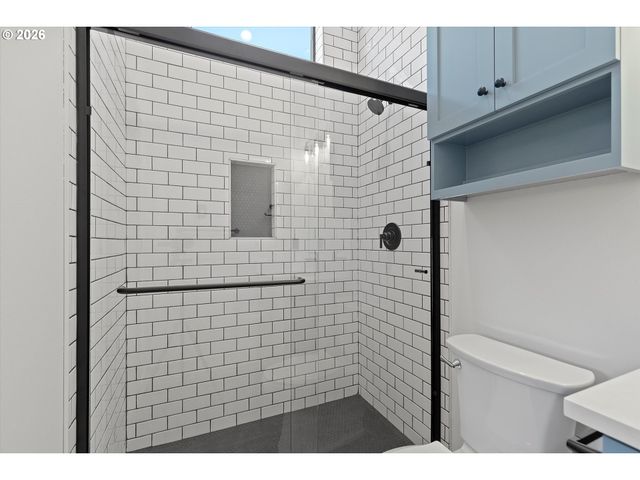 327 Se OAR Ave, Lincoln City, OR 97367