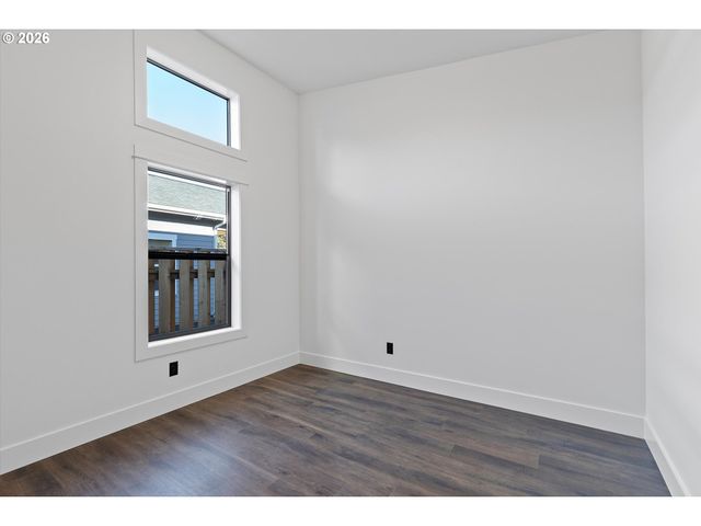 327 Se OAR Ave, Lincoln City, OR 97367