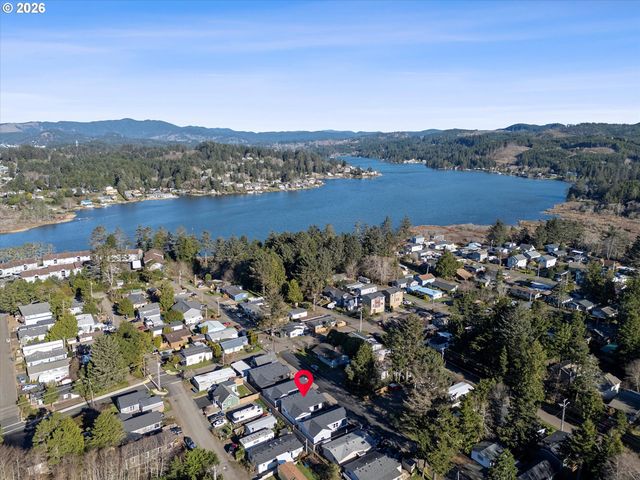 327 Se OAR Ave, Lincoln City, OR 97367