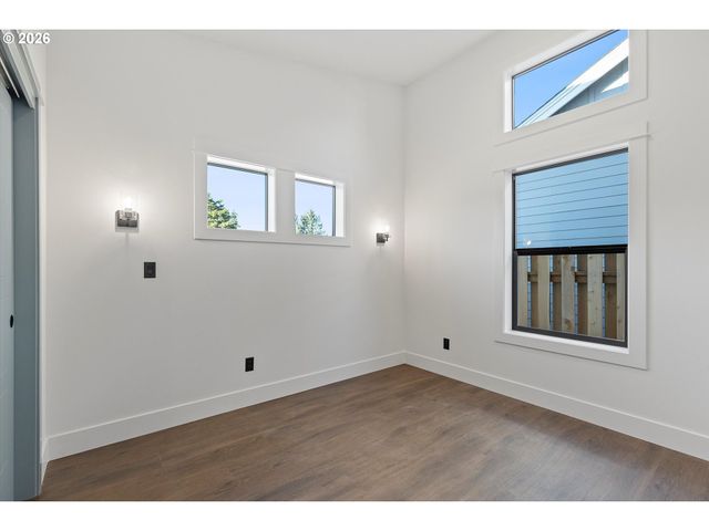 327 Se OAR Ave, Lincoln City, OR 97367