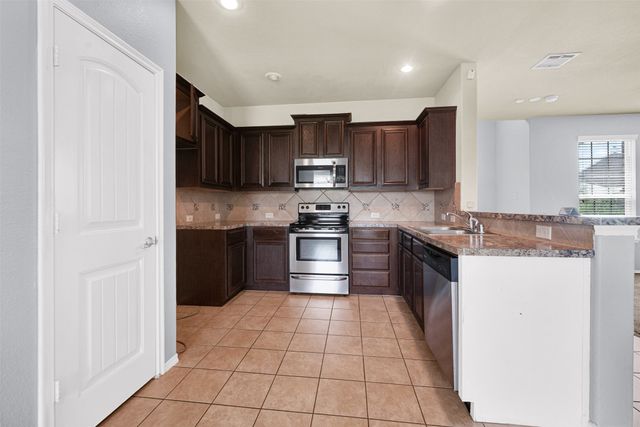 1300 Land Oak Road, Royse City, TX 75189