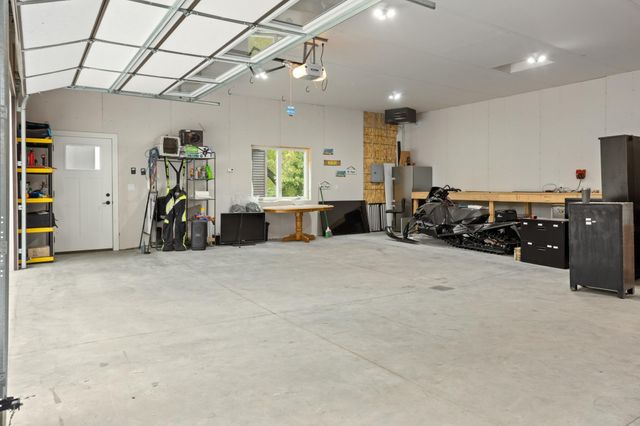 7411 Elm Court, Horace, ND 58047