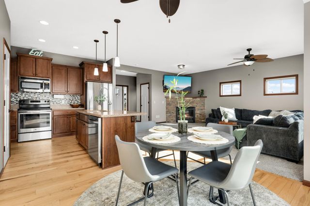 20508 Hartford Way, Lakeville, MN 55044