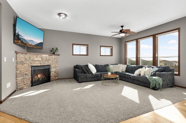 20508 Hartford Way, Lakeville, MN 55044