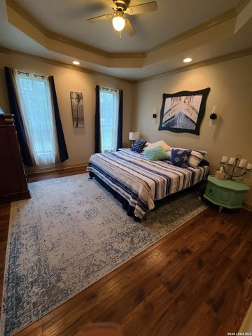 530 County Road 3822, San Antonio, TX 78253
