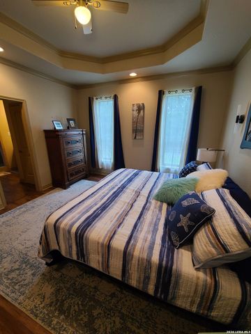 530 County Road 3822, San Antonio, TX 78253