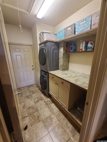 530 County Road 3822, San Antonio, TX 78253