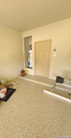 530 County Road 3822, San Antonio, TX 78253