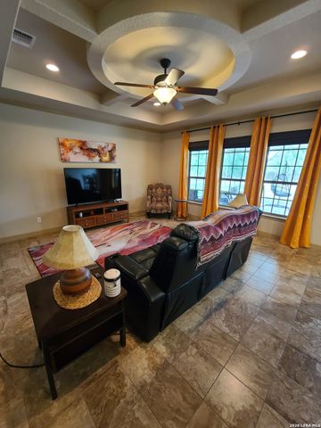 530 County Road 3822, San Antonio, TX 78253