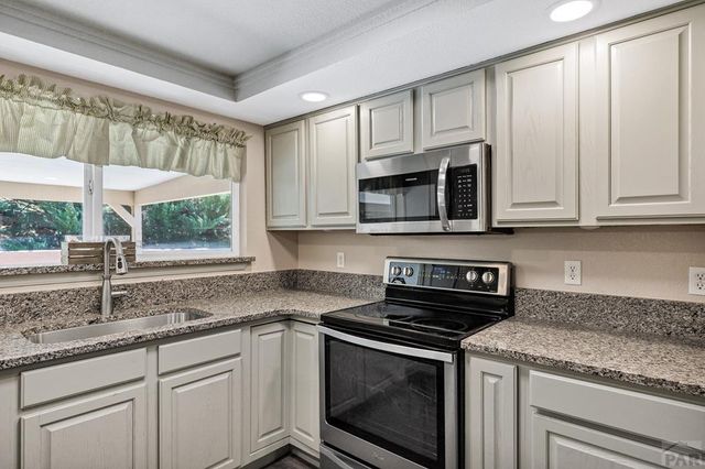 846 S Palomar Dr, Pueblo West, CO 81007