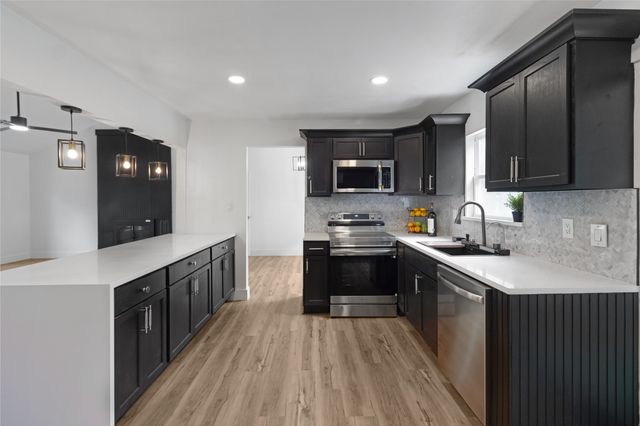 4202 Sheffield Drive, Grand Prairie, TX 75052