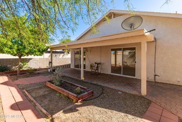 10251 E paseo juan tabo, Tucson, AZ 85747