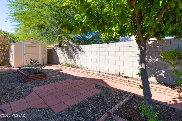 10251 E paseo juan tabo, Tucson, AZ 85747
