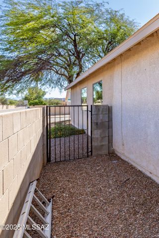 10251 E paseo juan tabo, Tucson, AZ 85747