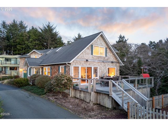 1004 Sw 10th Place, Lincoln City, OR 97367