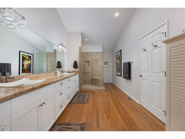 1004 Sw 10th Place, Lincoln City, OR 97367
