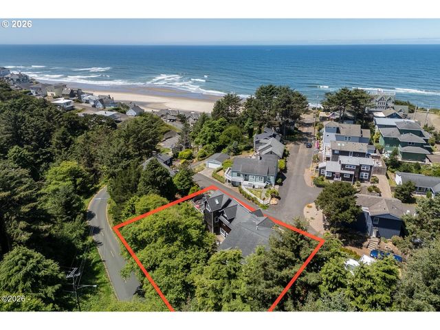 1004 Sw 10th Place, Lincoln City, OR 97367