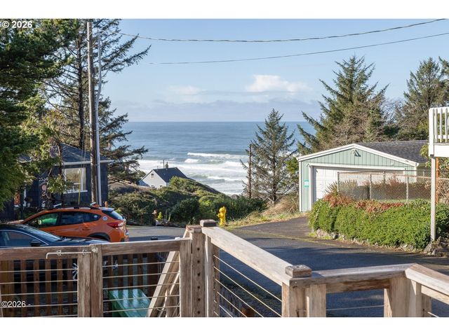 1004 Sw 10th Place, Lincoln City, OR 97367