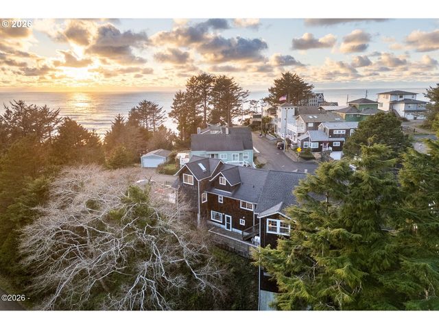 1004 Sw 10th Place, Lincoln City, OR 97367