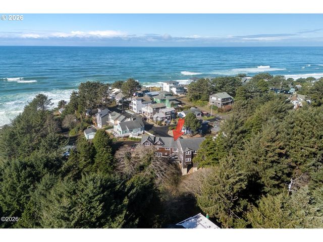 1004 Sw 10th Place, Lincoln City, OR 97367