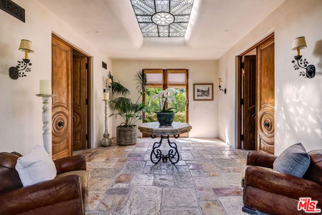 1550 Amalfi Drive, Pacific Palisades (los Angeles), CA 90272
