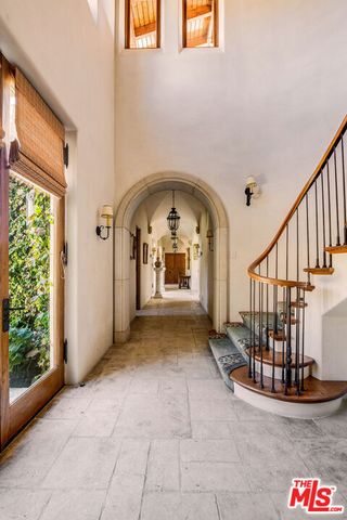 1550 Amalfi Drive, Pacific Palisades (los Angeles), CA 90272