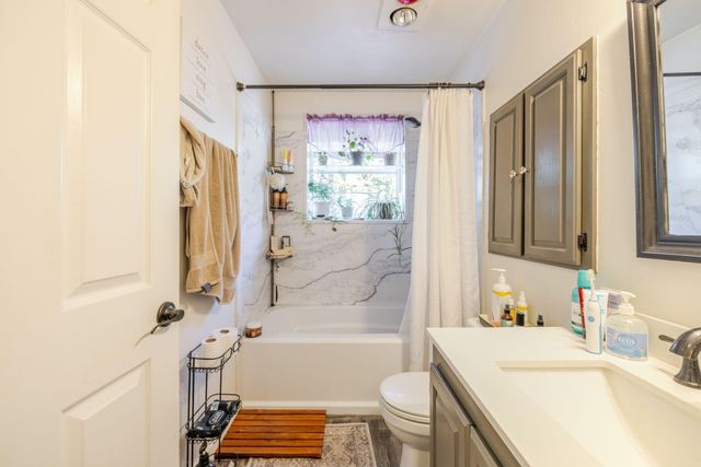 835 SE Polaris Court, Bend, OR 97702