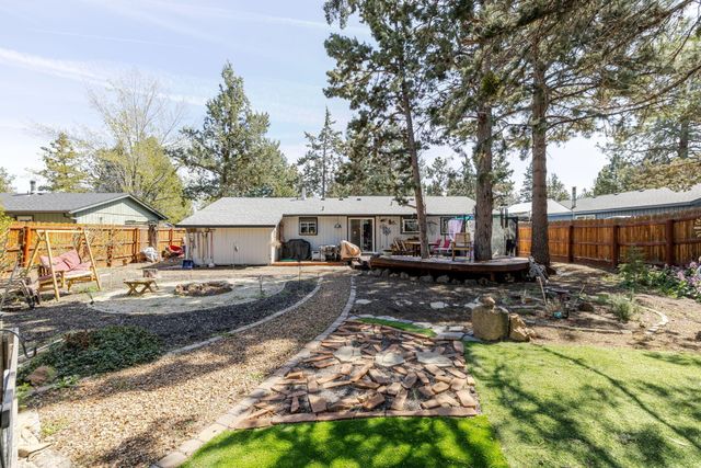 835 SE Polaris Court, Bend, OR 97702