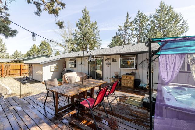 835 SE Polaris Court, Bend, OR 97702