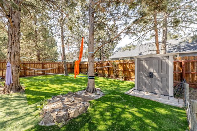 835 SE Polaris Court, Bend, OR 97702