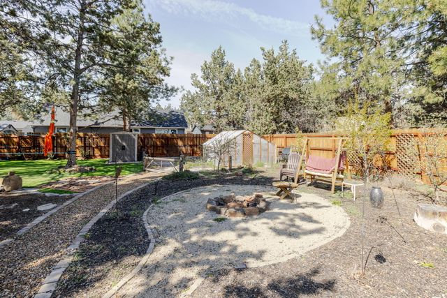 835 SE Polaris Court, Bend, OR 97702