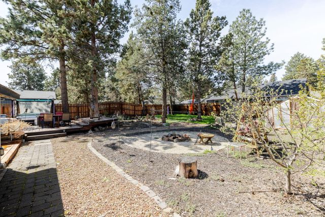 835 SE Polaris Court, Bend, OR 97702