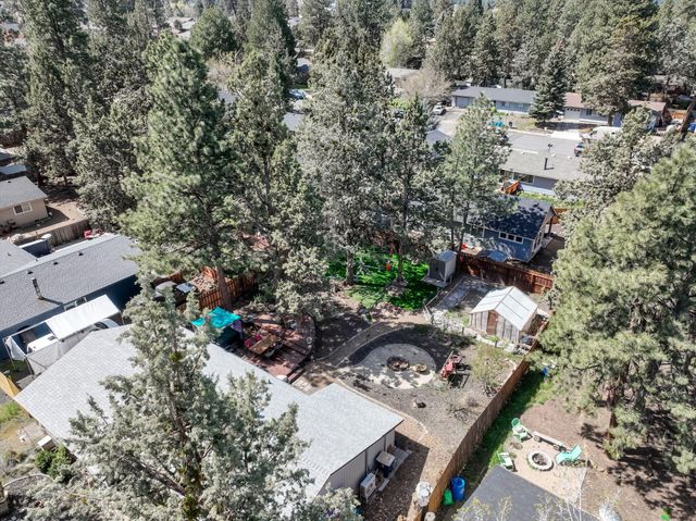 835 SE Polaris Court, Bend, OR 97702