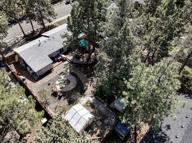 835 SE Polaris Court, Bend, OR 97702