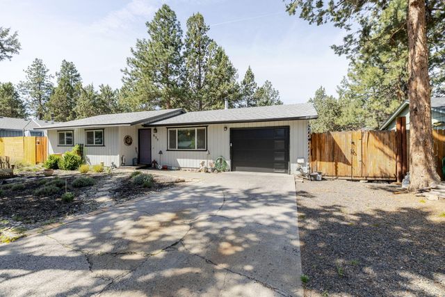 835 SE Polaris Court, Bend, OR 97702