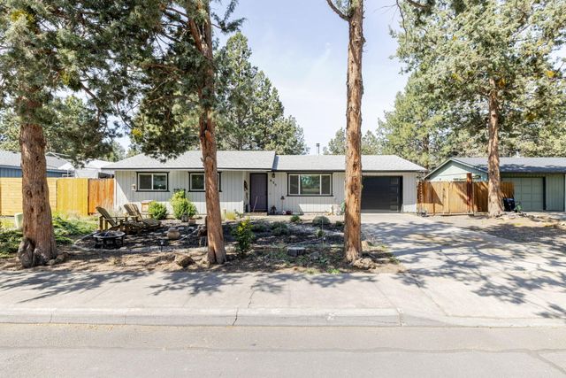 835 SE Polaris Court, Bend, OR 97702