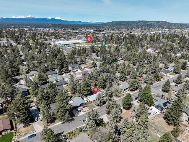 835 SE Polaris Court, Bend, OR 97702