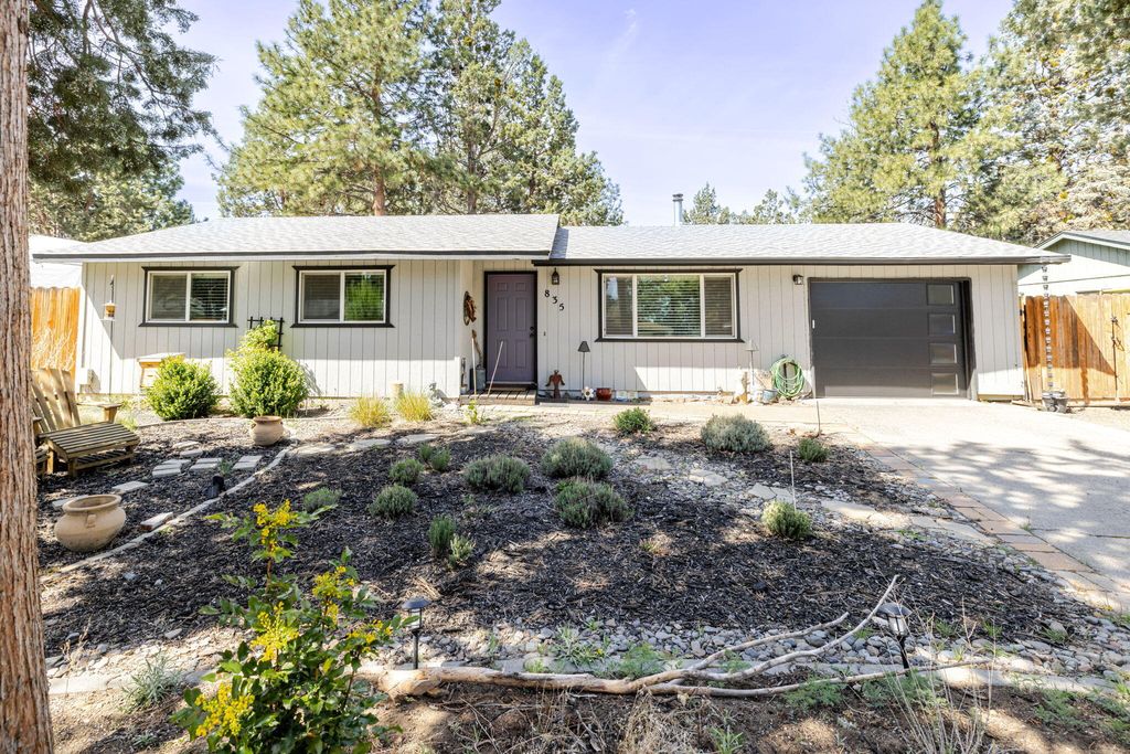 835 SE Polaris Court, Bend, OR 97702