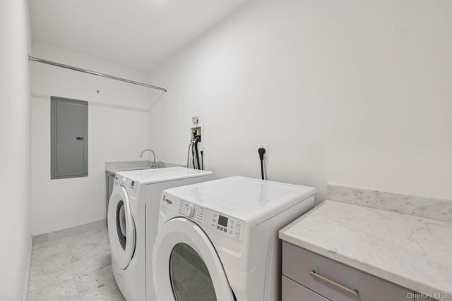 1 Renaissance Square PH5C, White Plains, NY 10601