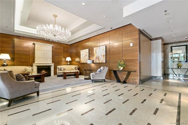 1 Renaissance Square PH5C, White Plains, NY 10601