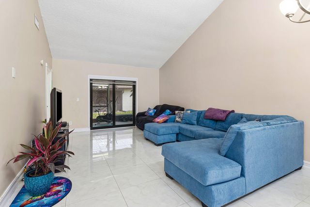 1875 Abbey Road, West Palm Beach, FL 33415