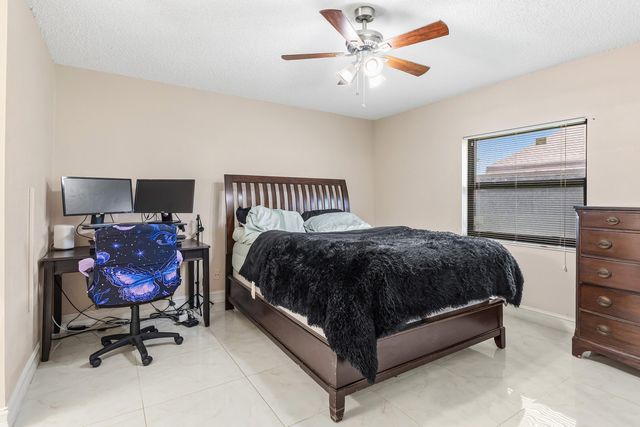 1875 Abbey Road, West Palm Beach, FL 33415