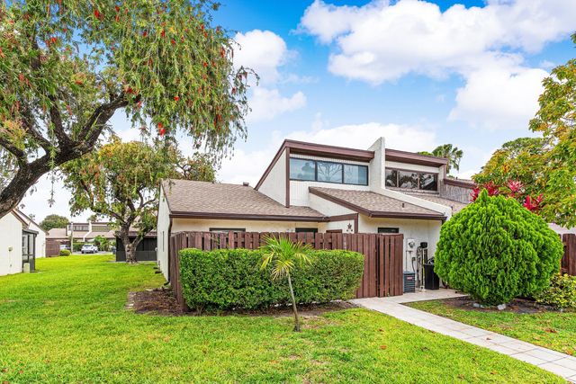 1875 Abbey Road, West Palm Beach, FL 33415