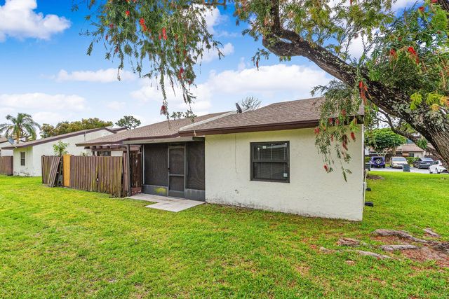 1875 Abbey Road, West Palm Beach, FL 33415