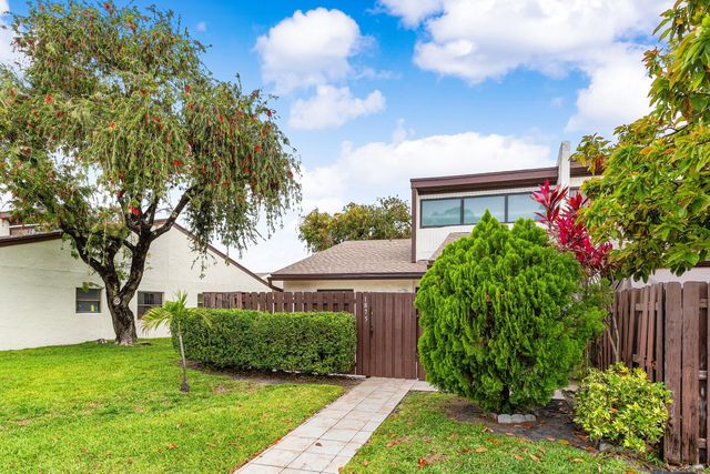 1875 Abbey Road, West Palm Beach, FL 33415